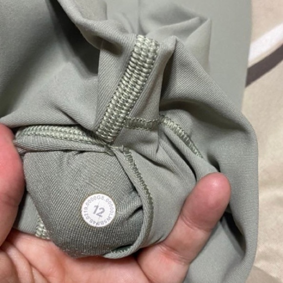 lululemon cropped leggings - Picture 5 of 5